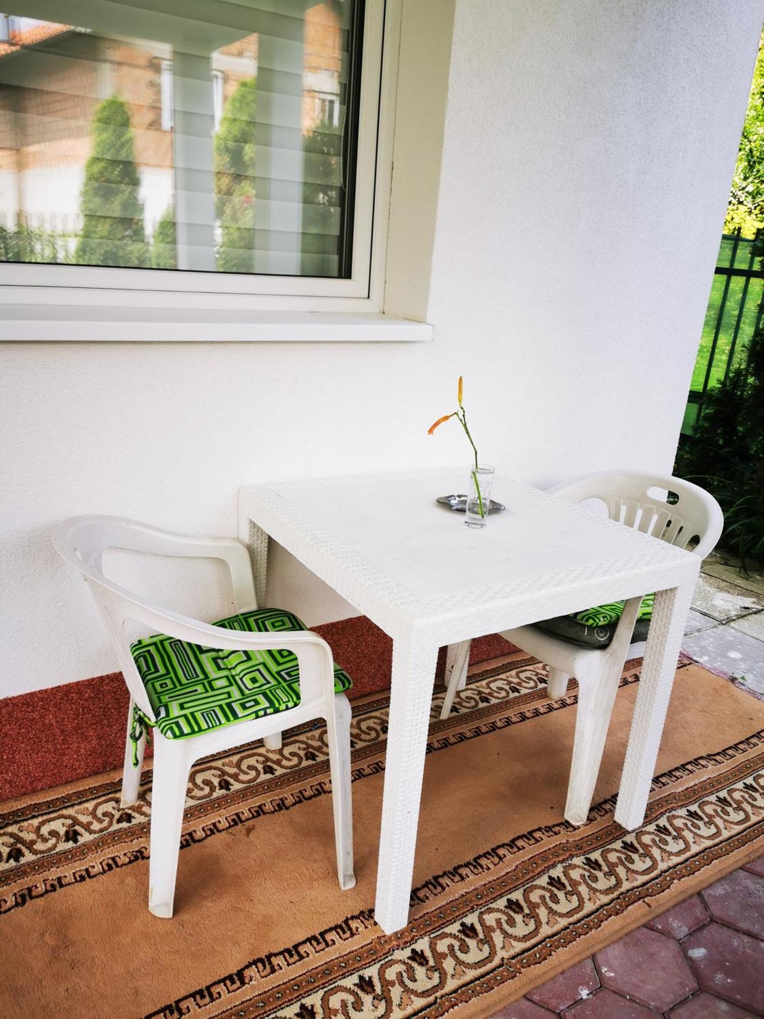 Rest & Recharge 4Bdr Apt- Free Parking, Ac & Garden SJJ Eksteriør bilde